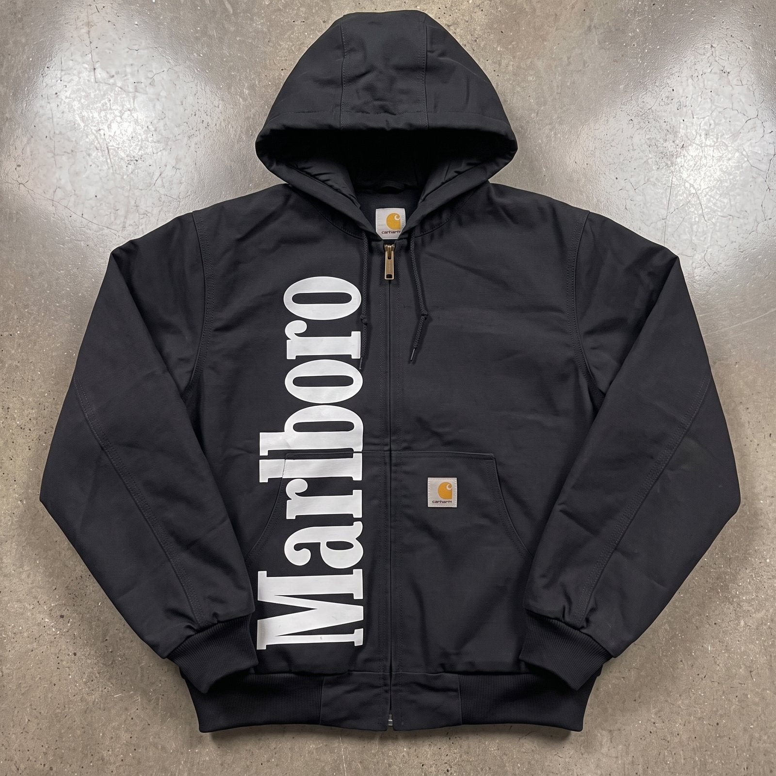 Carhartt x marlboro werk jas zwart met wit - maat XL, Kleding | Heren, Ophalen of Verzenden, Nieuw, Maat 56/58 (XL), Zwart