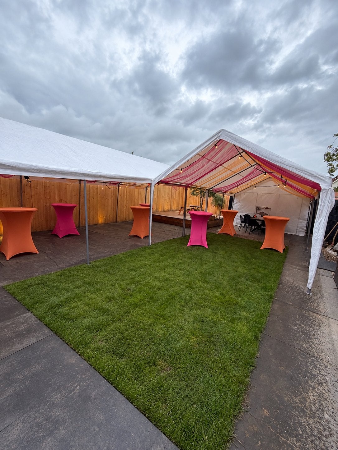 Themafeest versieringen oranje roze, Ophalen of Verzenden, Zo goed als nieuw