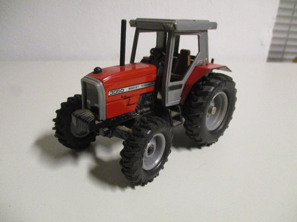 ERTL Massey Ferguson 3050, Ophalen of Verzenden, Gebruikt, Tractor of Landbouw, ERTL