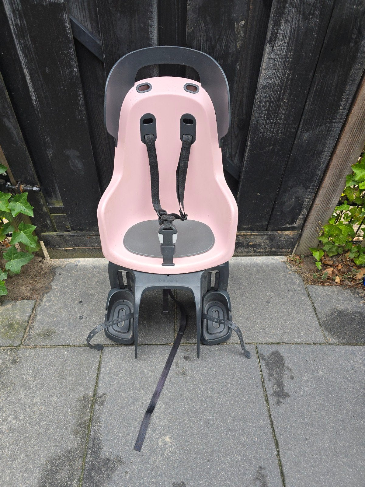 bobike maxi go roze, Ophalen, Achterzitje, Voetsteuntjes, Zo goed als nieuw