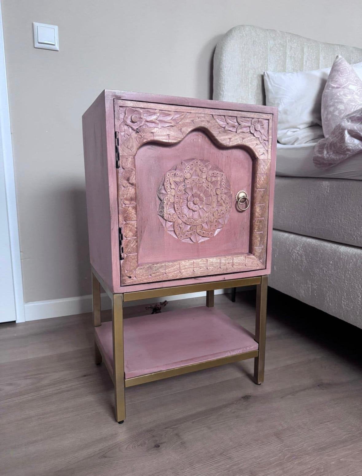 Vintage roze nachtkastje, Ophalen, Zo goed als nieuw, Minder dan 45 cm