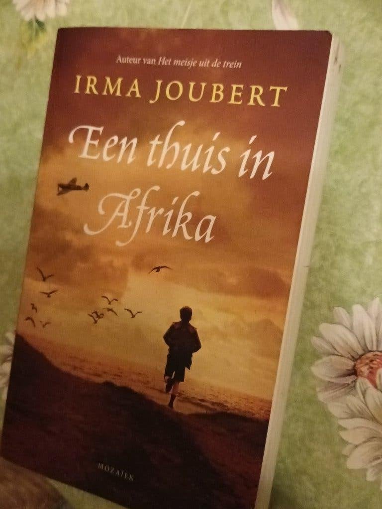 Een thuis in Afrika / Onderweg naar Zuid Afrika Irma Joubert, Wereld overig, Irma Joubert, Ophalen of Verzenden, Zo goed als nieuw