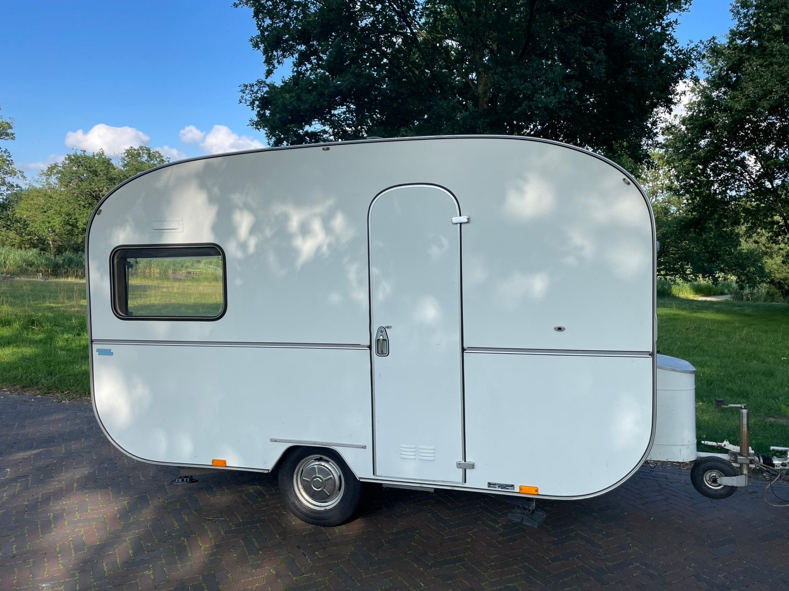 Knaus Monsun 1971 oldtimer caravan, Standaardzit, Dwarsbed, Openslaande ramen, Knaus