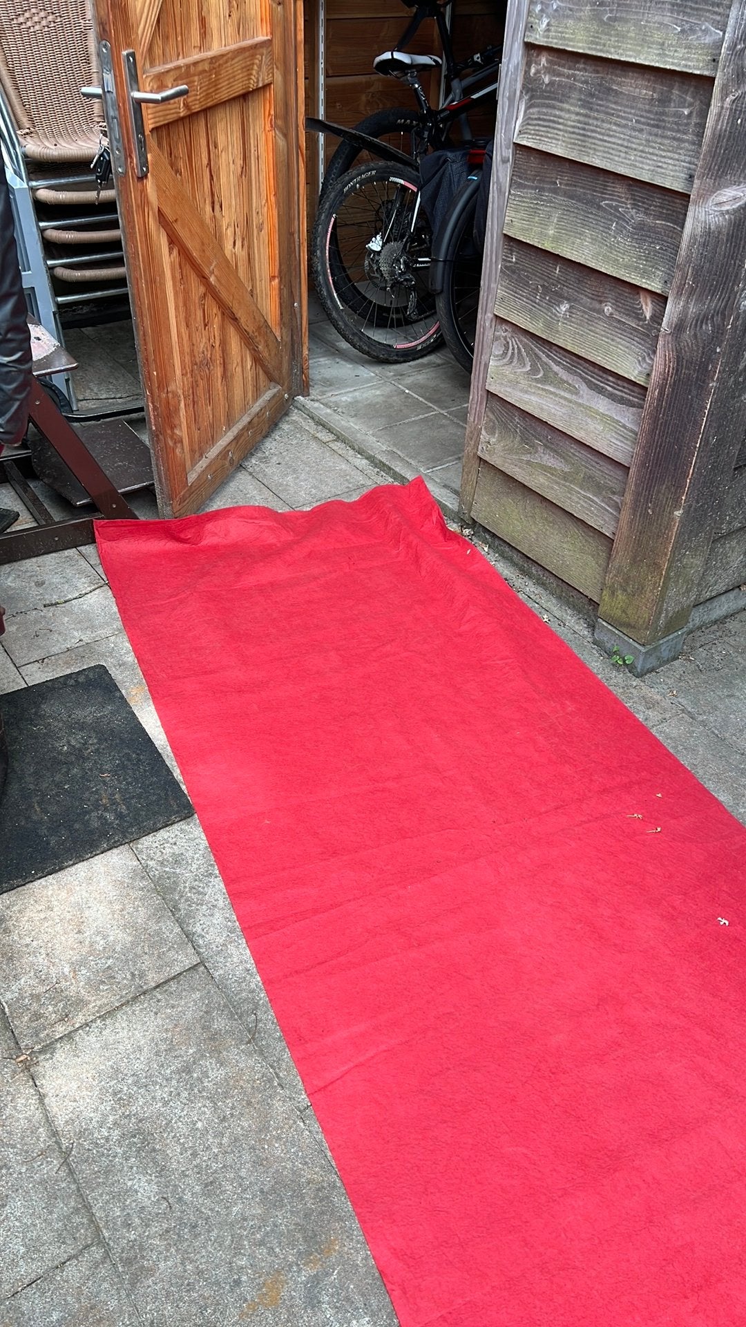Rode vilt dunne loper 5,5 meter, Ophalen of Verzenden, Zo goed als nieuw