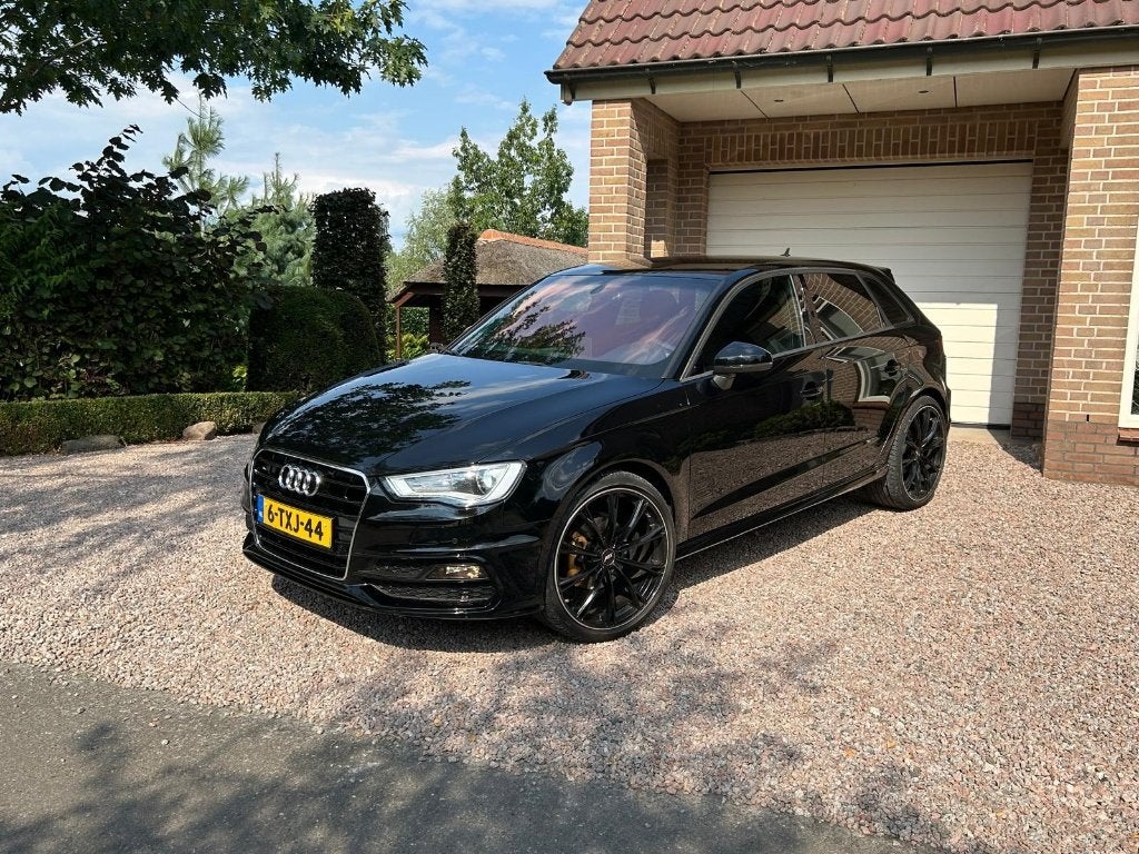 Audi A3 1.4TFSI G-tron 81KW SB S-tro 2014 Zwart 20 INCH ABT, CNG (Aardgas), Leder en Stof, Zwart, Origineel Nederlands
