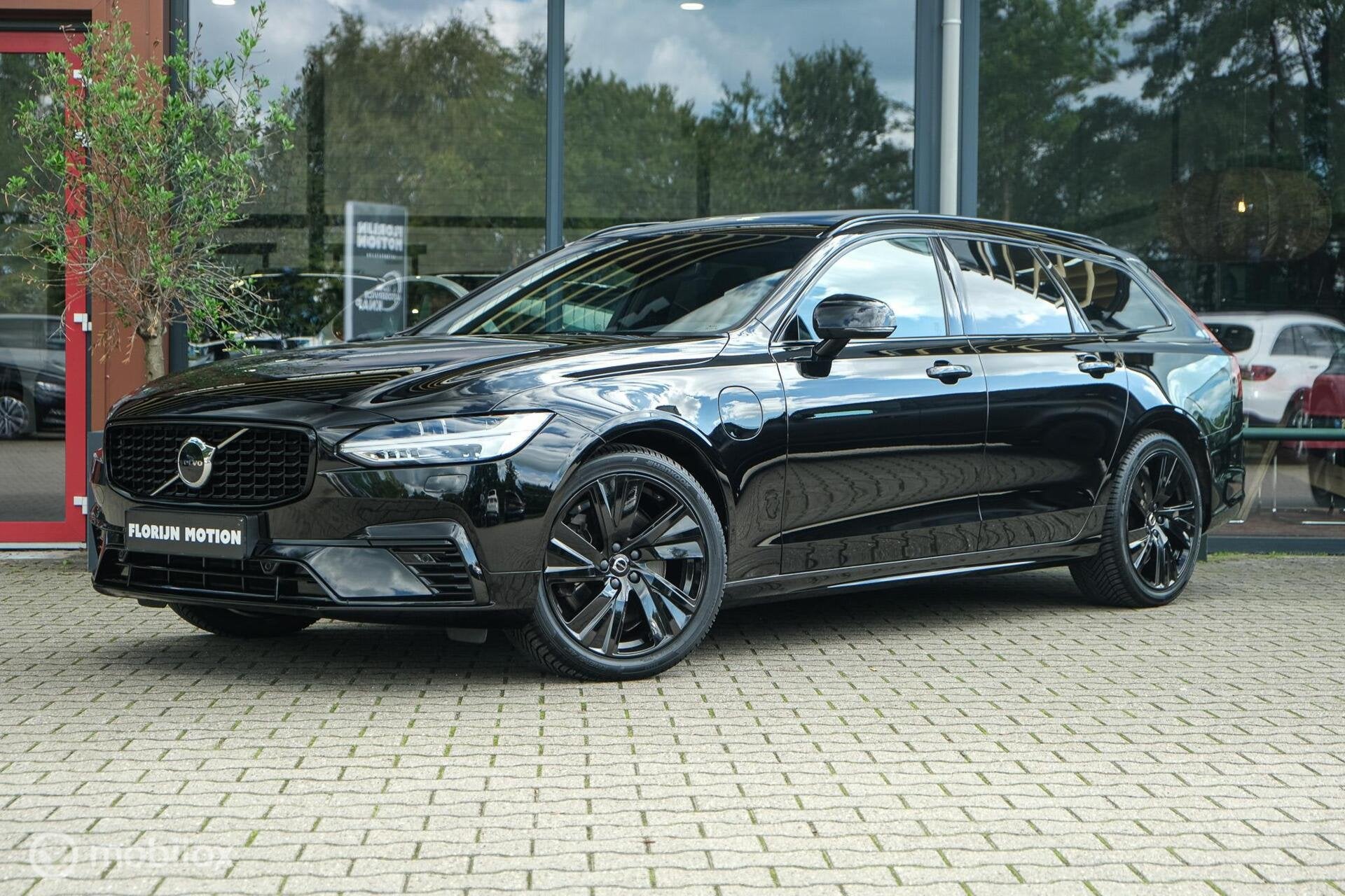 Foto 13 van Volvo V90 2.0 T8 AWD R-Design | Stoel en stuurwielverwarming