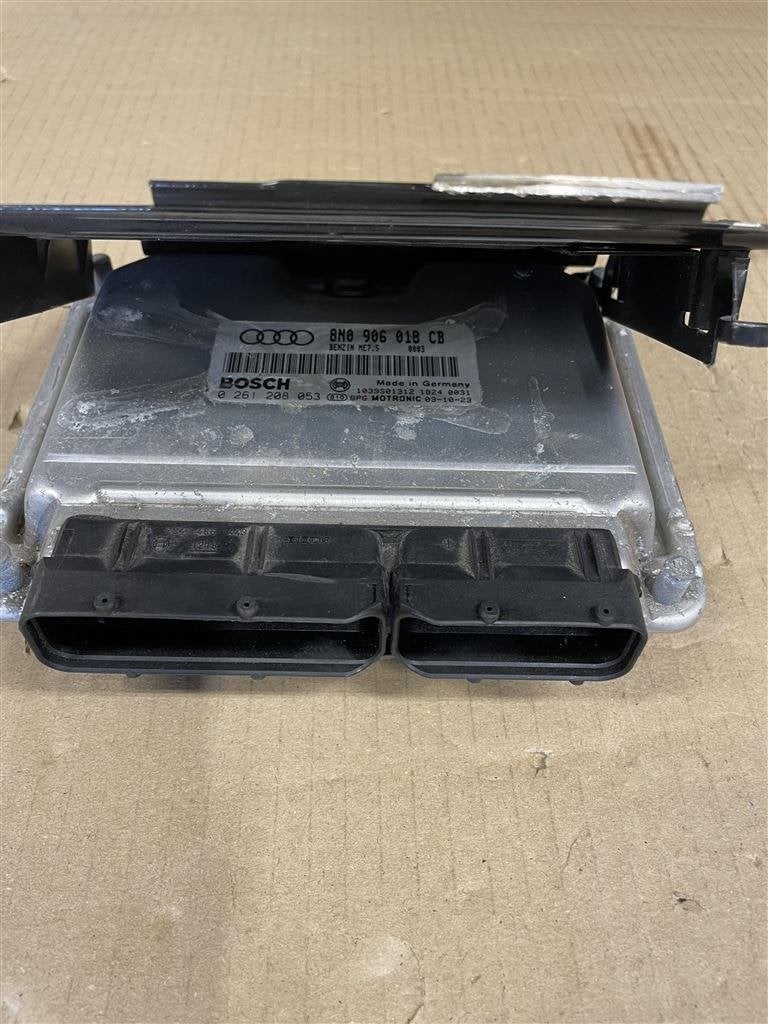 ECU 2002 Audi TT MK1 1.8 8N0906018CB 0261208053, Ophalen of Verzenden, Zo goed als nieuw