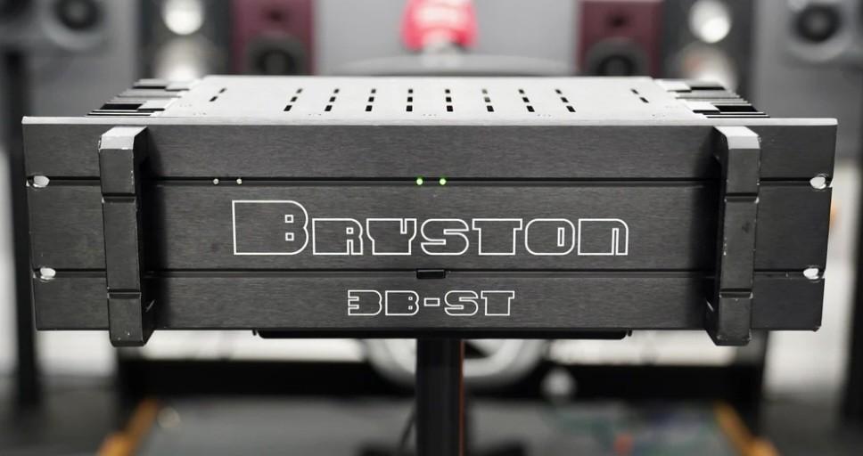 Gezocht: Bryston 3B ST of Bryston 4B ST, Ophalen, Desktop, USB