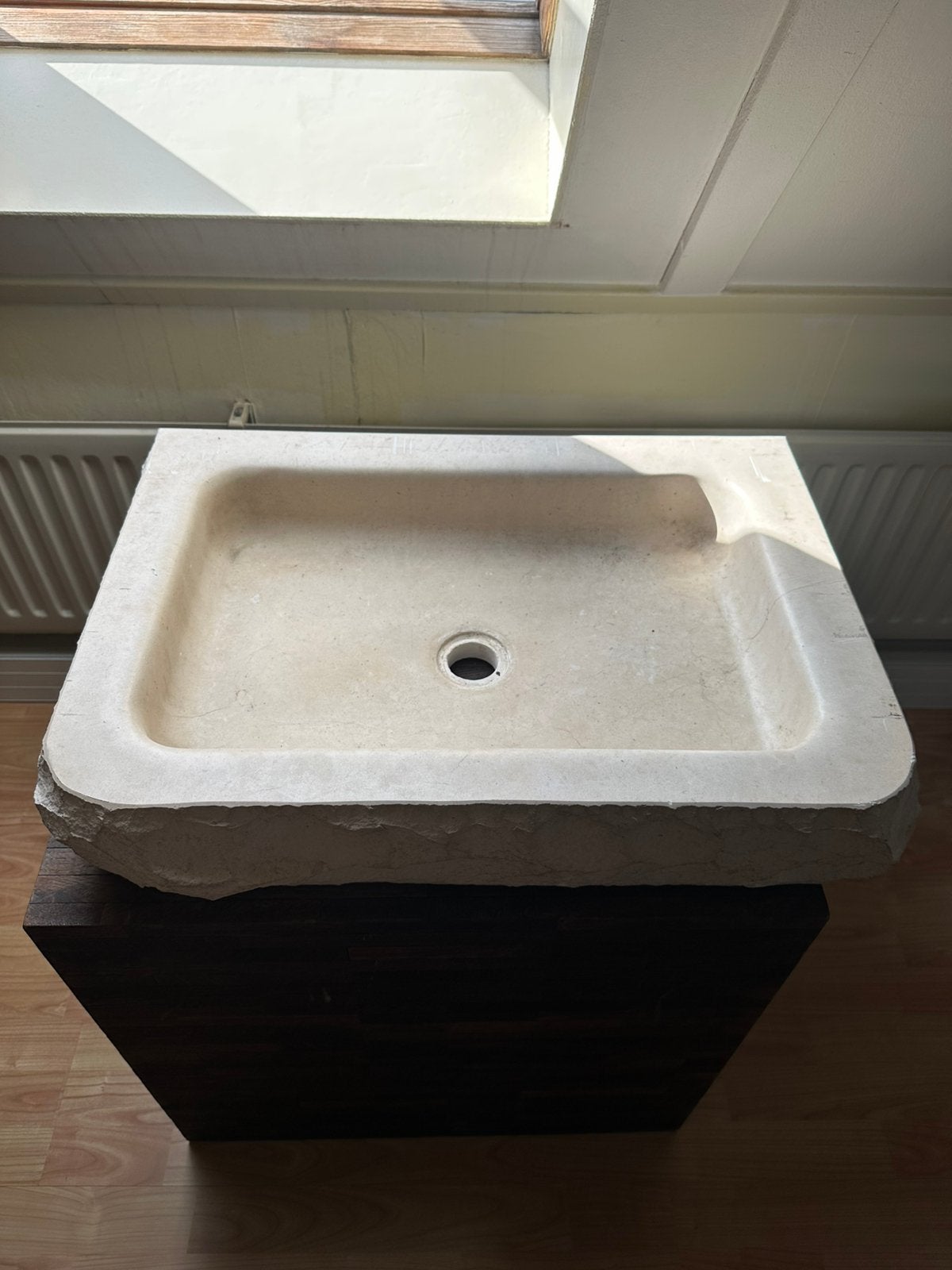 Natuurstenenwastafel (Rituals), Ophalen, 50 tot 100 cm, Zo goed als nieuw, Minder dan 100 cm