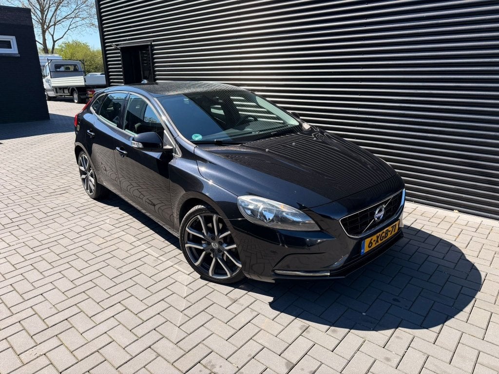 Volvo V40 2.0 D4 Momentum Bns| 2014| CLIMA| CRUISE| NAVI| NA, Auto's, Voorwielaandrijving, Euro 5, Stof, Gebruikt