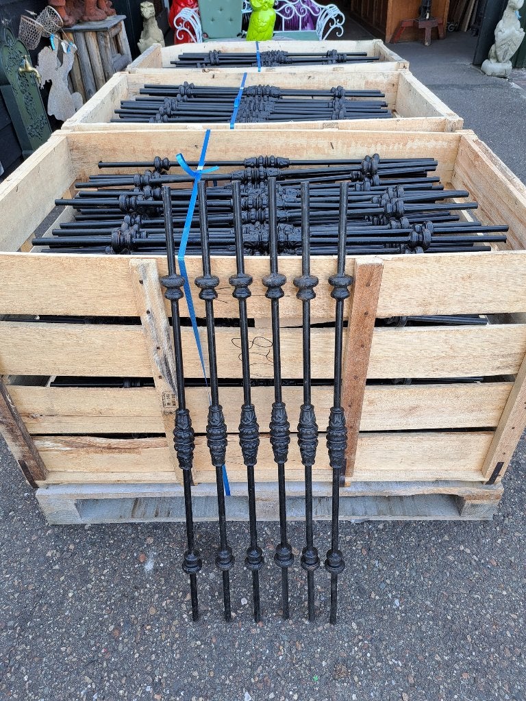 Smeedijzeren trapspijlen balustrade of hek spijl 97 cm lang, Ophalen