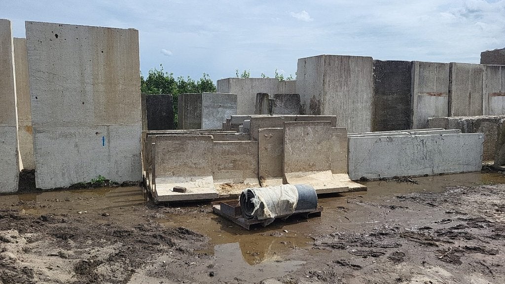 9 stuks gebruikte keerwand 100h x 100l, Ophalen, Gebruikt, Biels, Beton