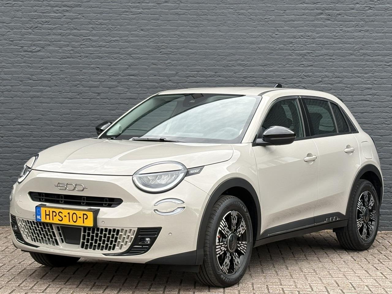 Fiat 600 1.2 Hybrid Urban | 1e Eigenaar | Stoelverwarming |, Auto's, Fiat, Automaat, Gebruikt, 1199 cc, Bedrijf