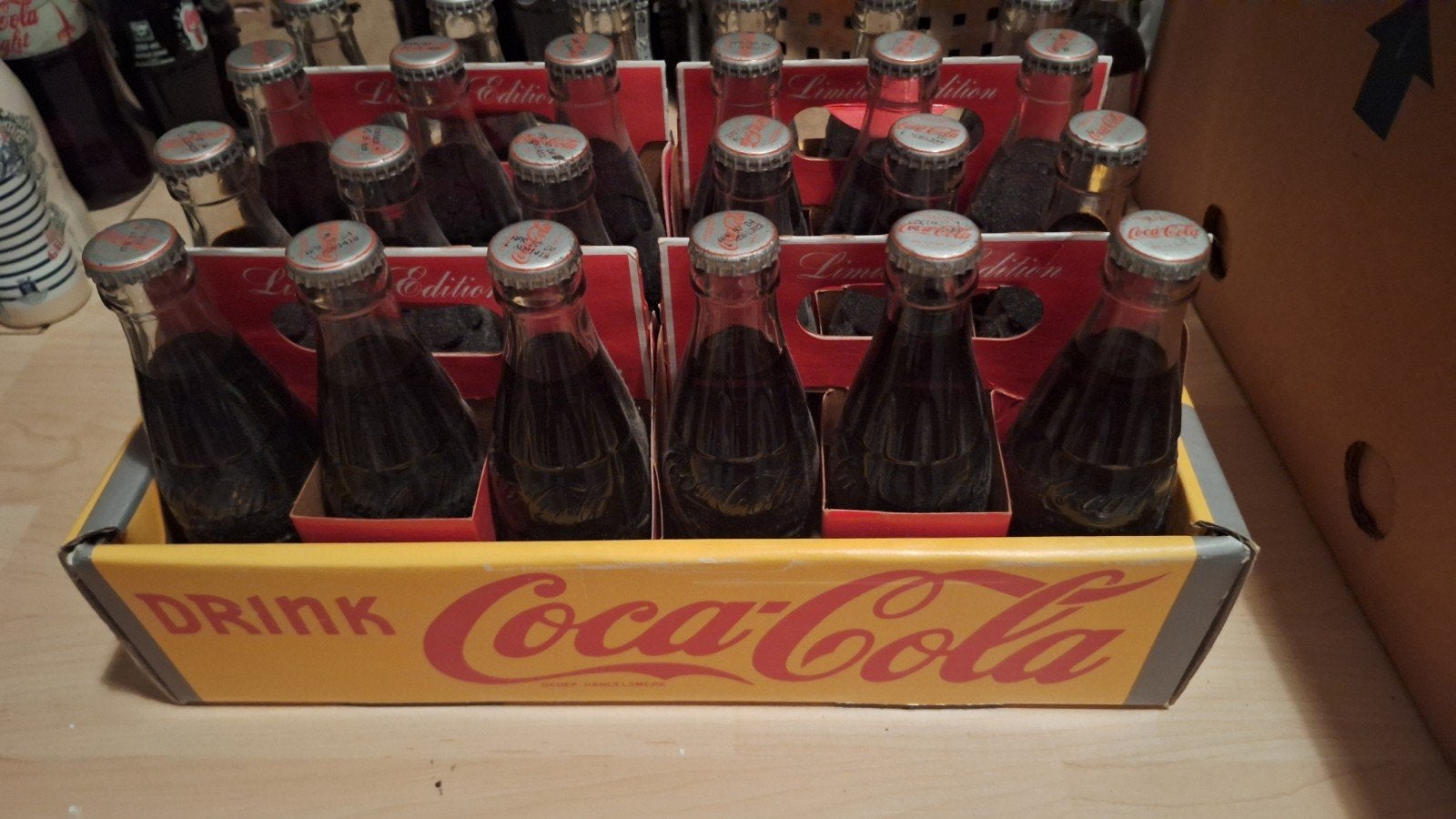 Vintage Coca-Cola Flessen in Originele Krat  Limited Edition, Verzamelen, Ophalen, Zo goed als nieuw