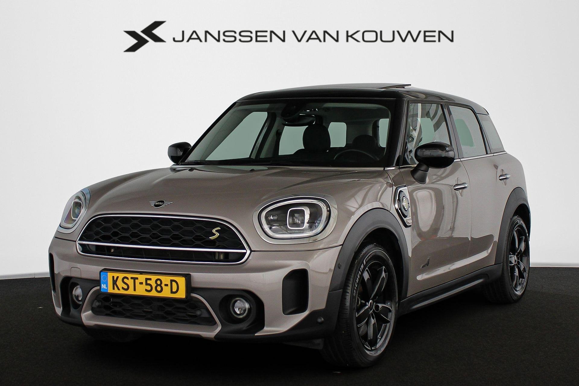 MINI Countryman 1.5 Cooper S E ALL4 Untamed Pano Harman Kard