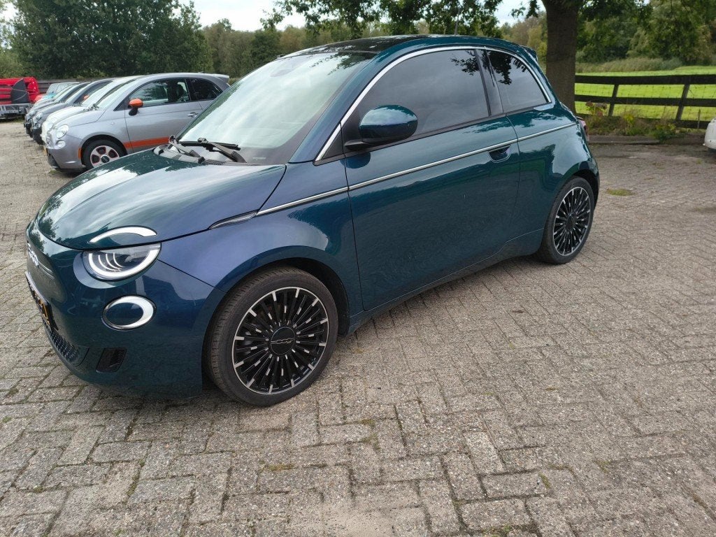 Fiat 500 E-La Prima-42KW-Snelladen-Carplay-Meer..., Auto's, Gebruikt, Huisgarantie, Met garantie (alle), 4 stoelen