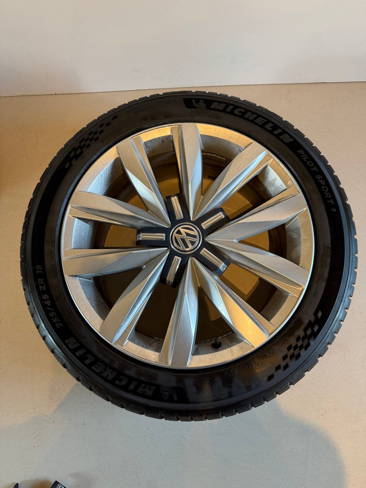 Velgen Transporter t6 springfield 255/45/18 michelin pilot, Ophalen, 18 inch, 255 mm, Banden en Velgen