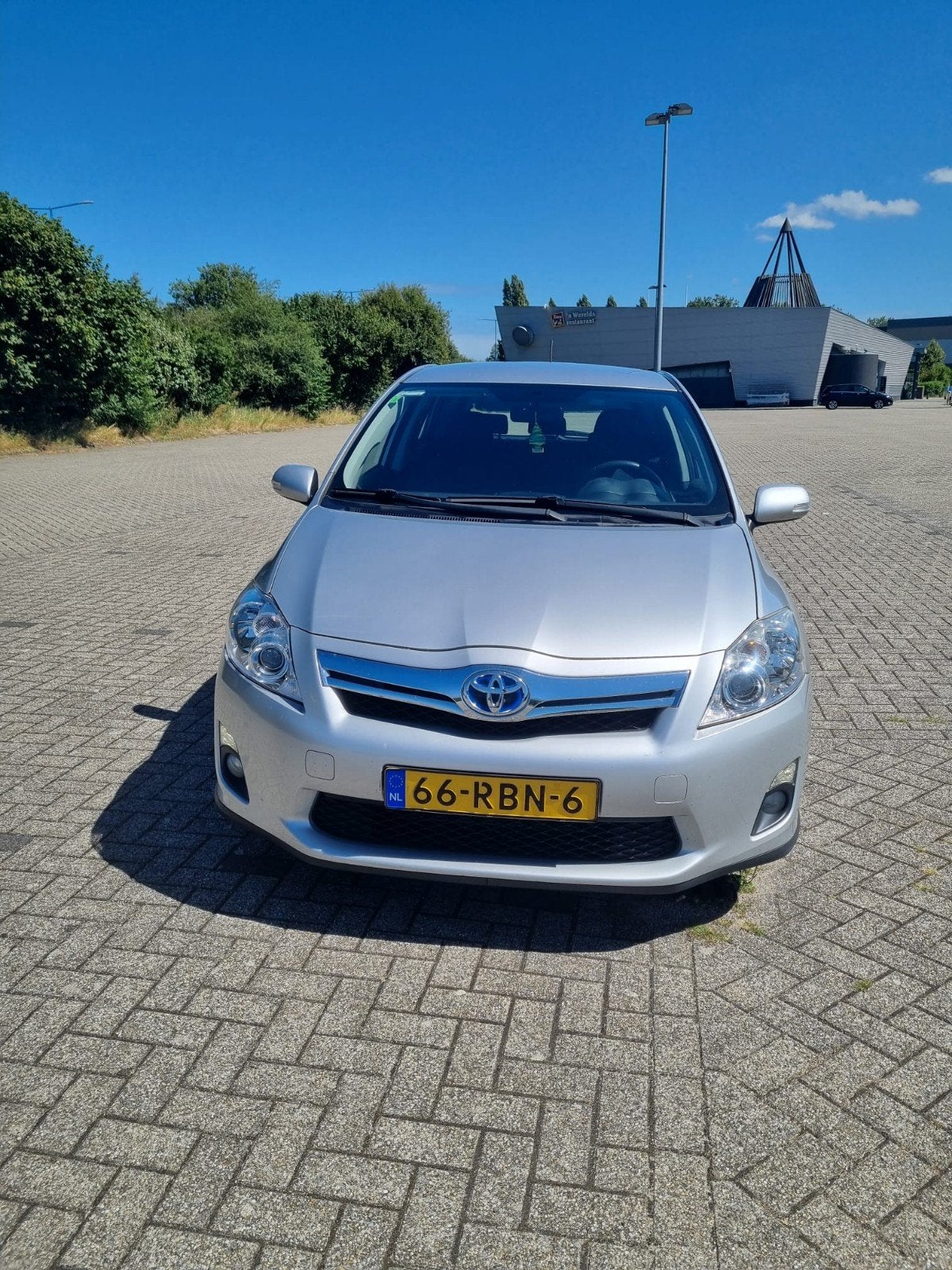 Toyota Auris 1.8 Full Hybrid 5DR CVT 2011 Grijs, Auto's, Toyota, 4 cilinders, Origineel Nederlands, 75 €/maand, 26 km/l