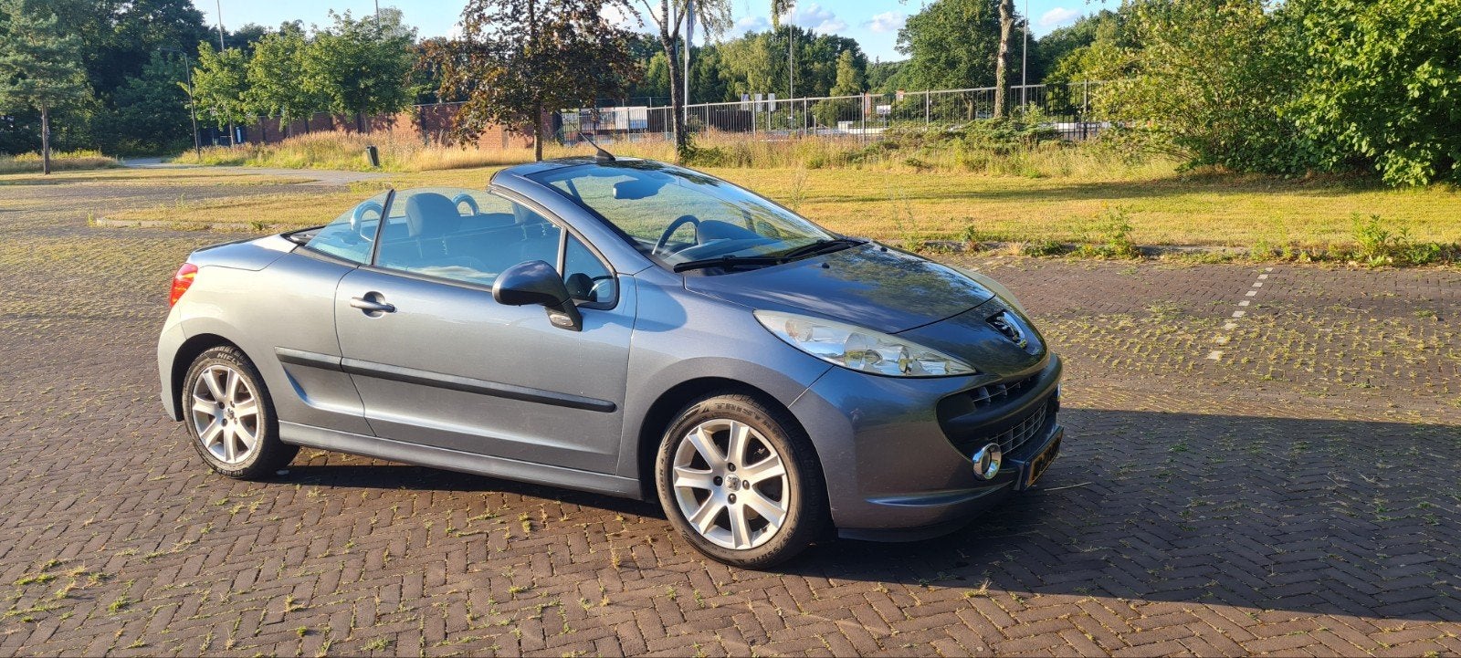 Peugeot 207 1.6 16V CC 88KW 2008 Grijs, Voorwielaandrijving, 15 km/l, 4 cilinders, Cabriolet