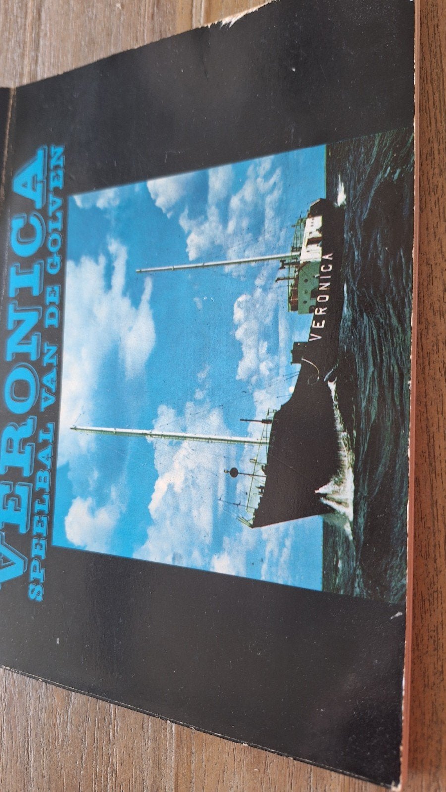 Veronica: Speelbal van de Golven - Berry Zand Scholten, Ophalen of Verzenden, Gelezen, Berry Zand Scholten, Frans van der Beek