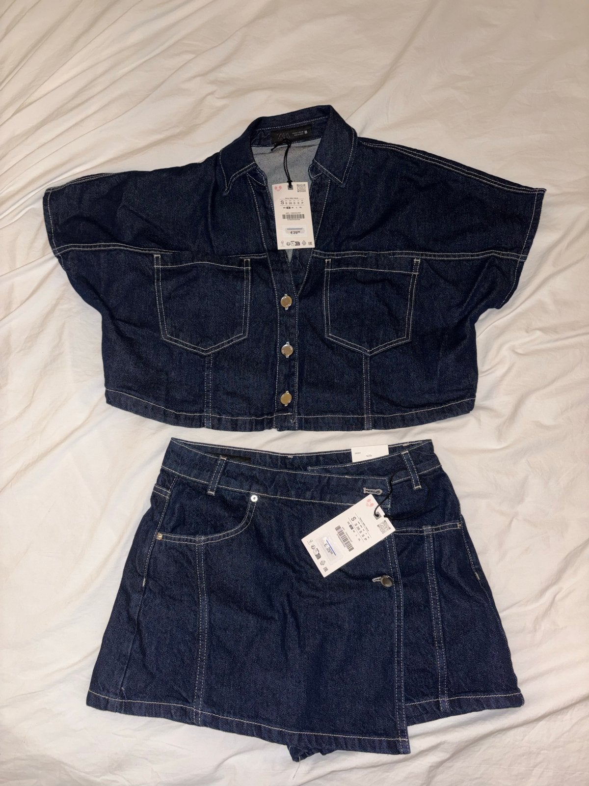 Zara denim set: Cropped overhemd en skort - Nieuw met kaartj, Ophalen of Verzenden, Nieuw, Blauw, W28 - W29 (confectie 36)