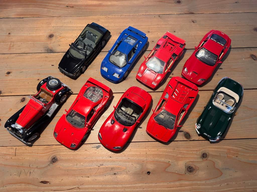 Verzameling van 9 gedetailleerde 1:18 Bburago  modelauto's, Ophalen, Gebruikt, Auto, Bburago