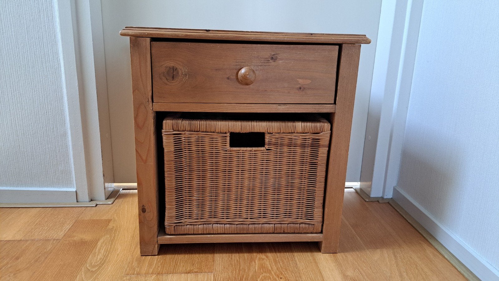 grenen kastje, nachtkastje, Ophalen, Gebruikt, 45 tot 65 cm, Minder dan 55 cm