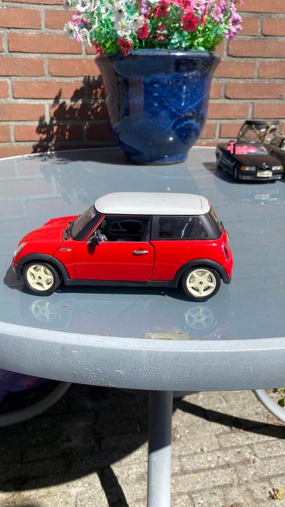 Mooi model Mini 1/18., Ophalen of Verzenden, Zo goed als nieuw, Bburago