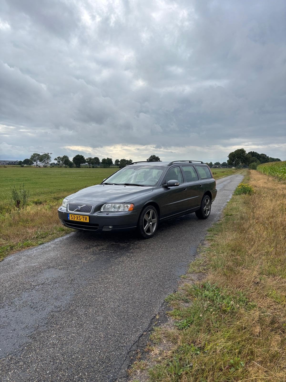 Volvo V70 2.4 170PK AUT 2007 Grijs, 1800 kg, Zwart, 1498 kg, 2435 cc