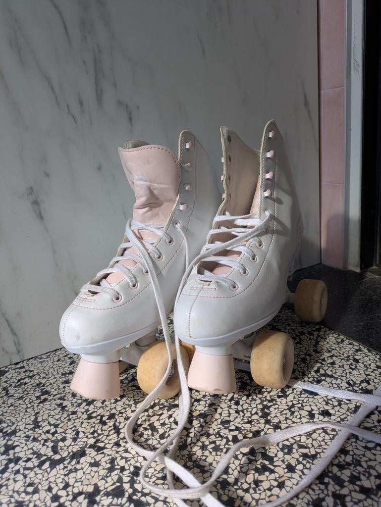 SFR roze wit rolschaatsen, Sport en Fitness, Skeelers, Ophalen of Verzenden, Zo goed als nieuw