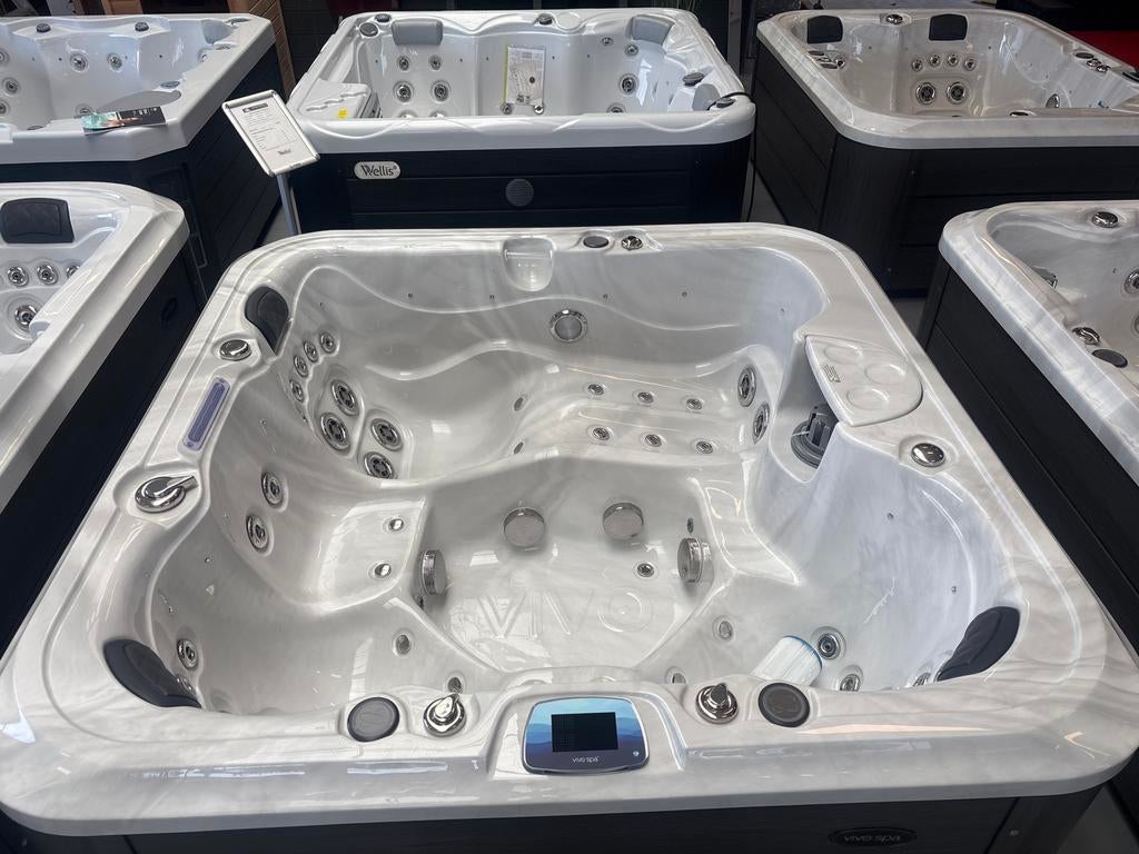 Vivo Spa 502-N Jacuzzi 5 personen 1 ligplaats 200x200x82 cm, Ophalen, Nieuw, Inbouw, Trap
