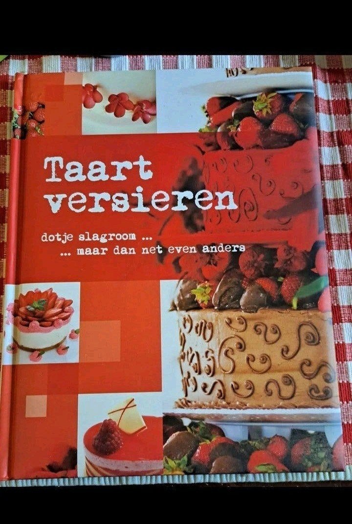 Taarten versieren boek, Hobby en Vrije tijd, Ophalen of Verzenden, Zo goed als nieuw, Taarten, Boek of Tijdschrift