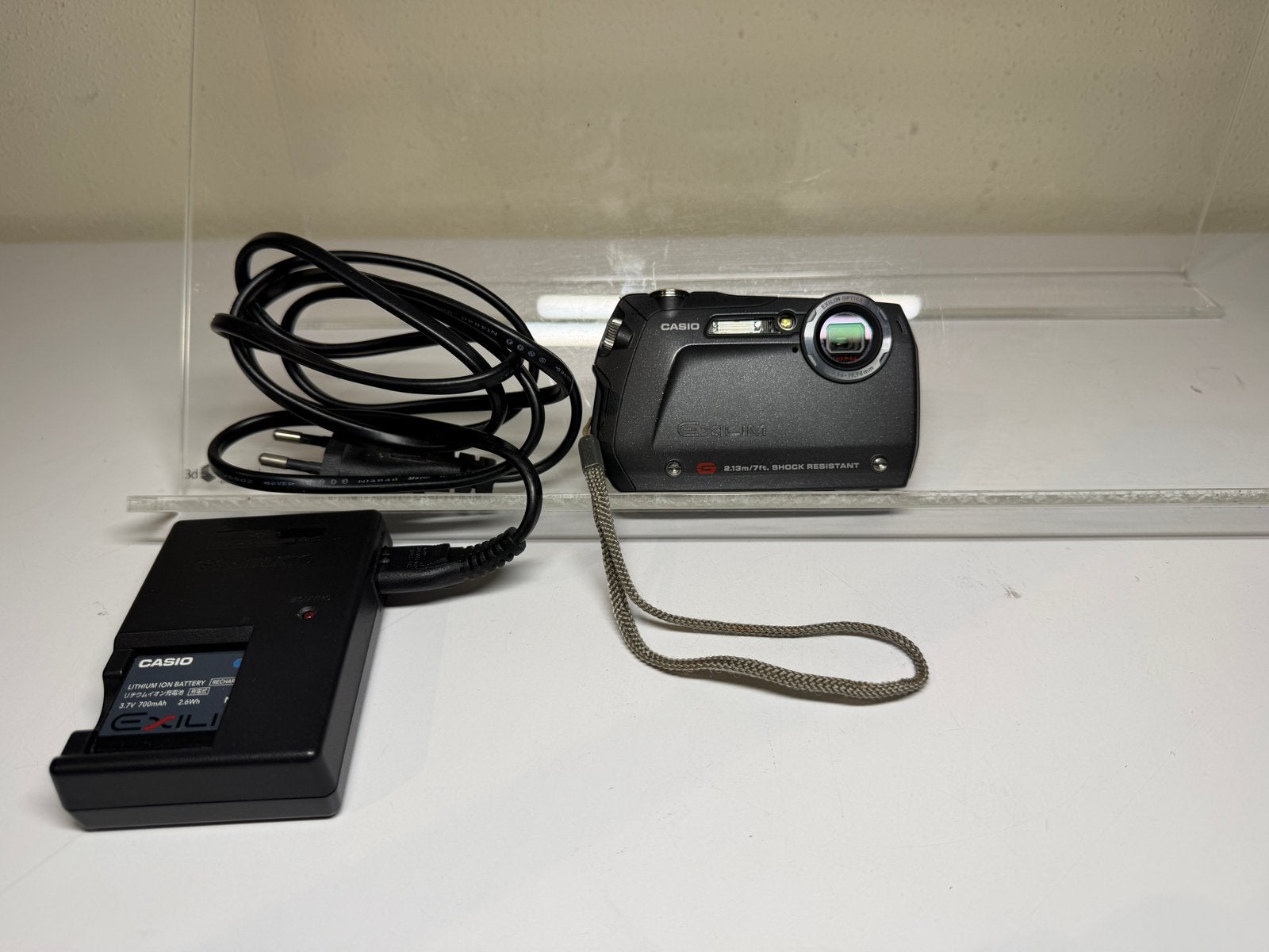 Casio Exilim EX-G1 Schokbestendige Compactcamera, Ingebouwde flitser, Casio, Gebruikt, Oplader