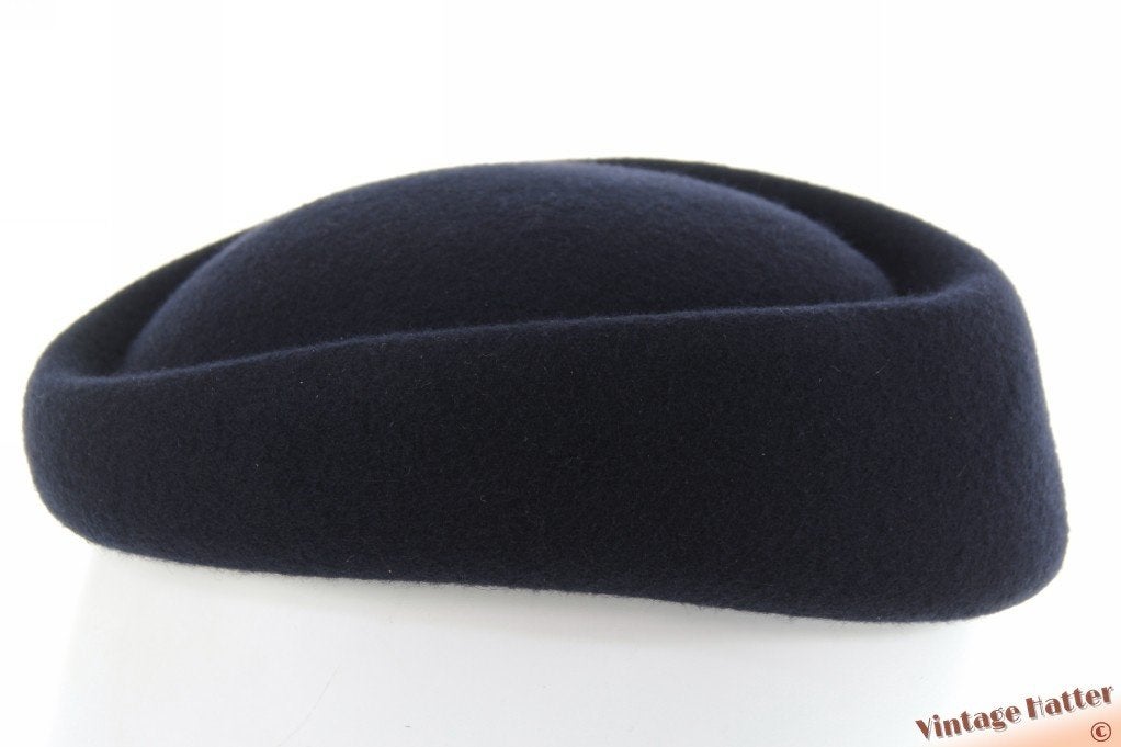 Dames pillbox hoed Weba Hats donkerblauw nieuw vilt 52-63, Hoed, Nieuw, WEBA, One size fits all