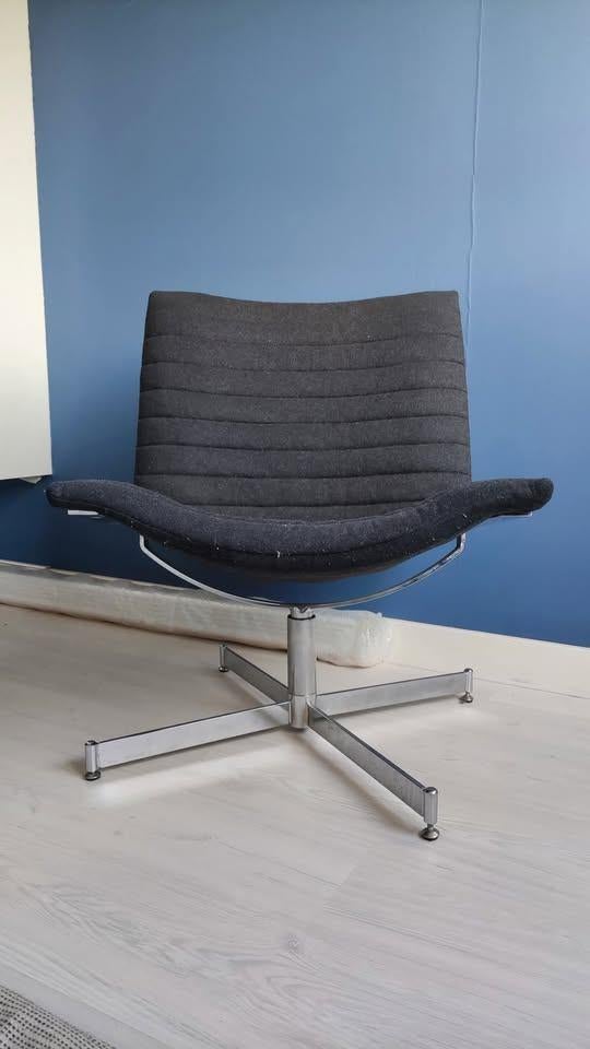 Designer draaistoel met chromen voet, Ophalen, Gebruikt, Metaal, 50 tot 75 cm