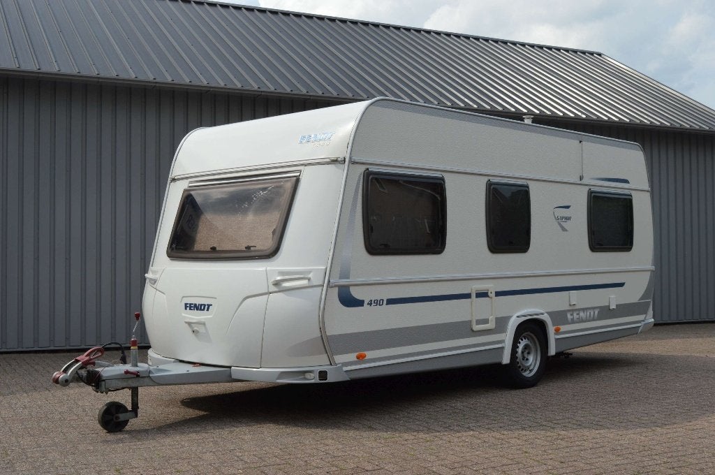 Zeer nette Fendt Saphir 490 | Mover | Voortent | Fietsenrek, Vast bed, Ringverwarming, Treinzit, Particulier