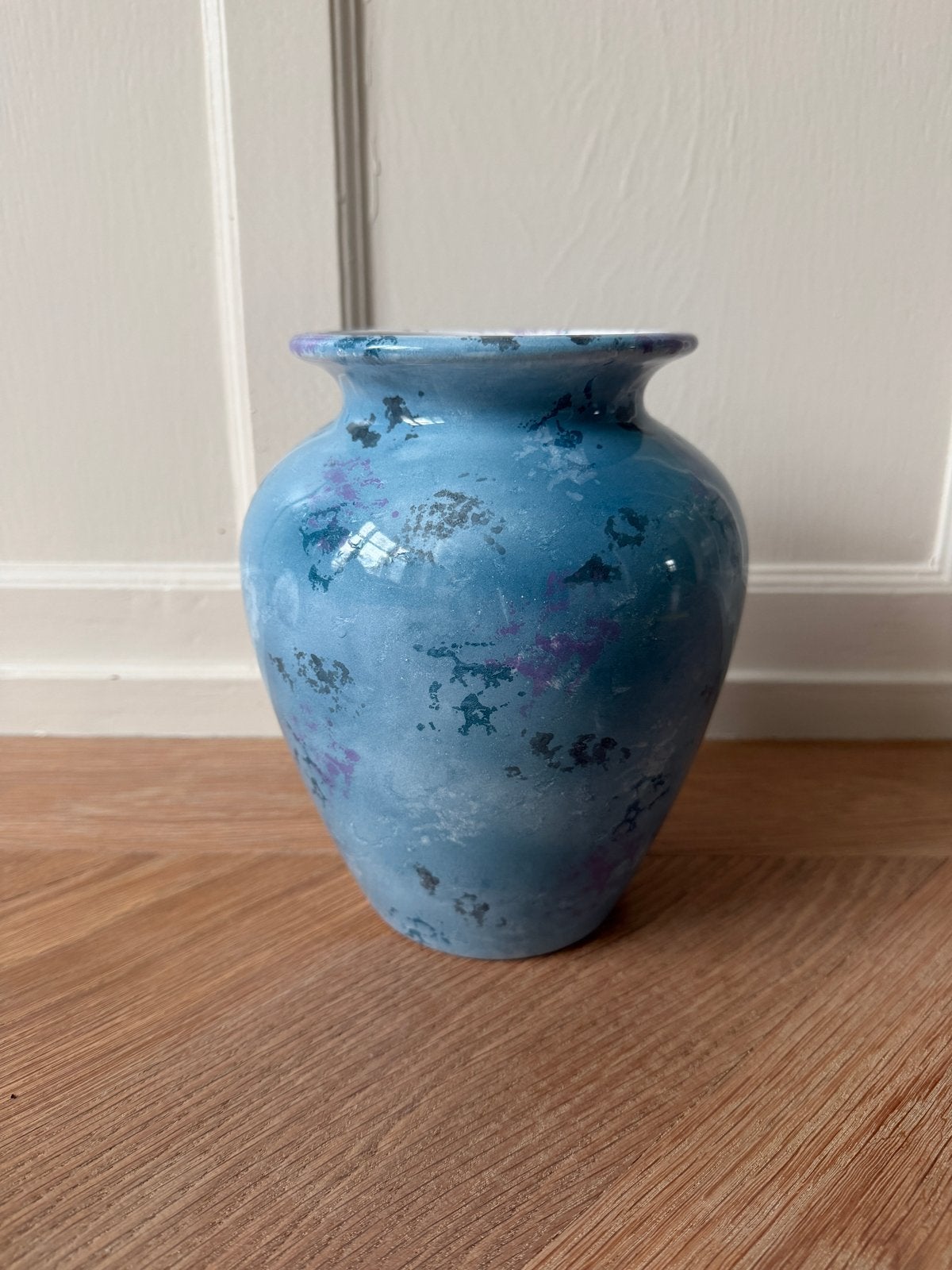 Unieke blauwe vaas met abstract patroon, Ophalen of Verzenden
