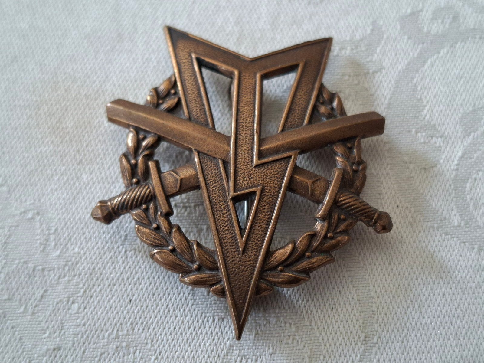 MLV Vaardigheidsembleem  (20), Verzamelen, Verzenden, Landmacht, Nederland, Embleem of Badge