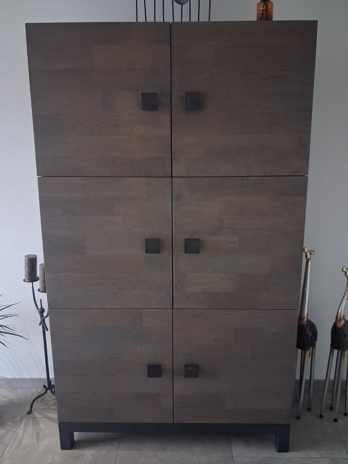 teab een mooie moderne buffetkast., Huis en Inrichting, Ophalen, Met deur(en), 100 tot 150 cm, 200 cm of meer