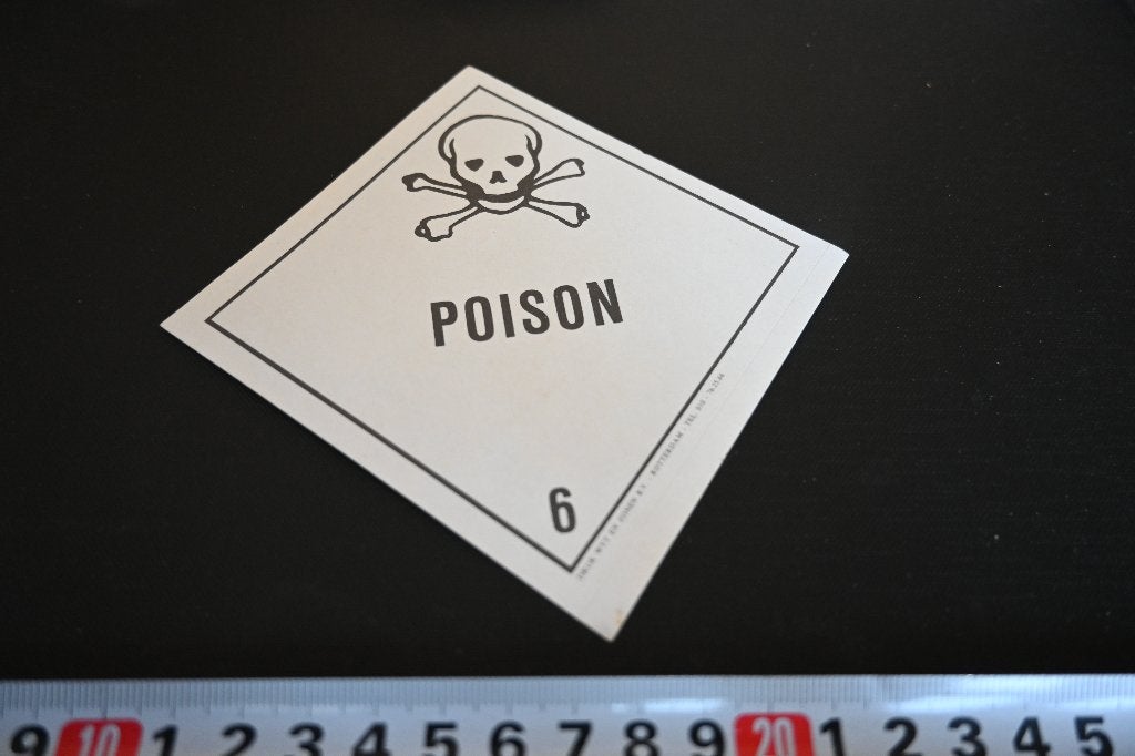 sticker POISON, Ophalen, Zo goed als nieuw
