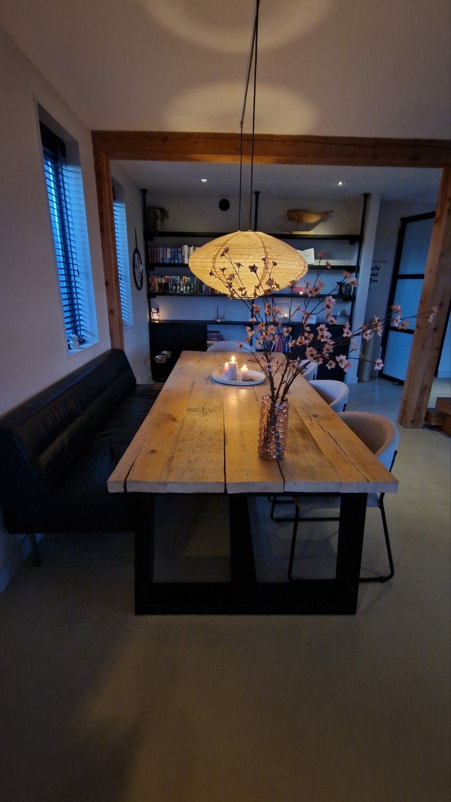 Robuuste eettafel van massief eiken met metalen onderste, Huis en Inrichting, Ophalen, Gebruikt, 100 tot 150 cm, 200 cm of meer