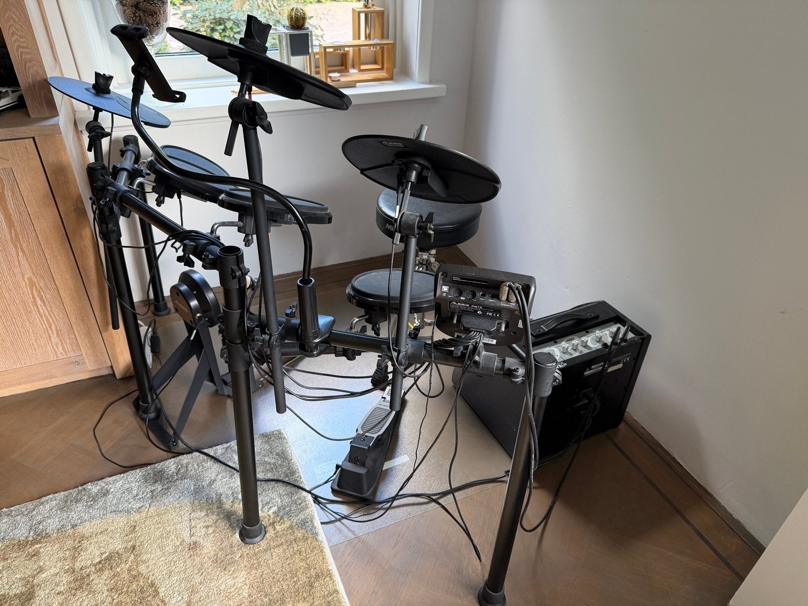 Alesis Nitro Mesh Kit - Elektronisch drumstel met versterker, Muziek en Instrumenten, Ophalen, Zo goed als nieuw, Overige merken