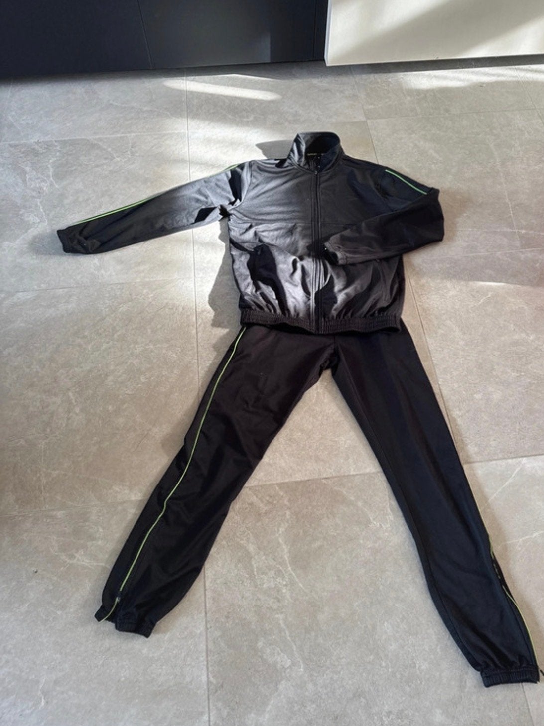 Dutchy trainingspak maat S - Zwart met neon details, Fitness, Zwart, Ophalen of Verzenden, Gedragen