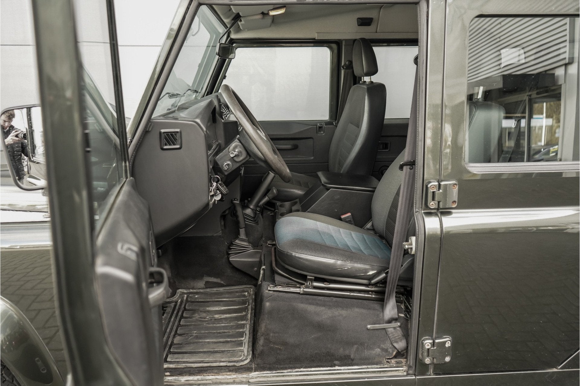 Land Rover Defender 2.4 TD 130" S Crew Cab Xenon LED, Stof, Gebruikt, Zwart, 4 cilinders