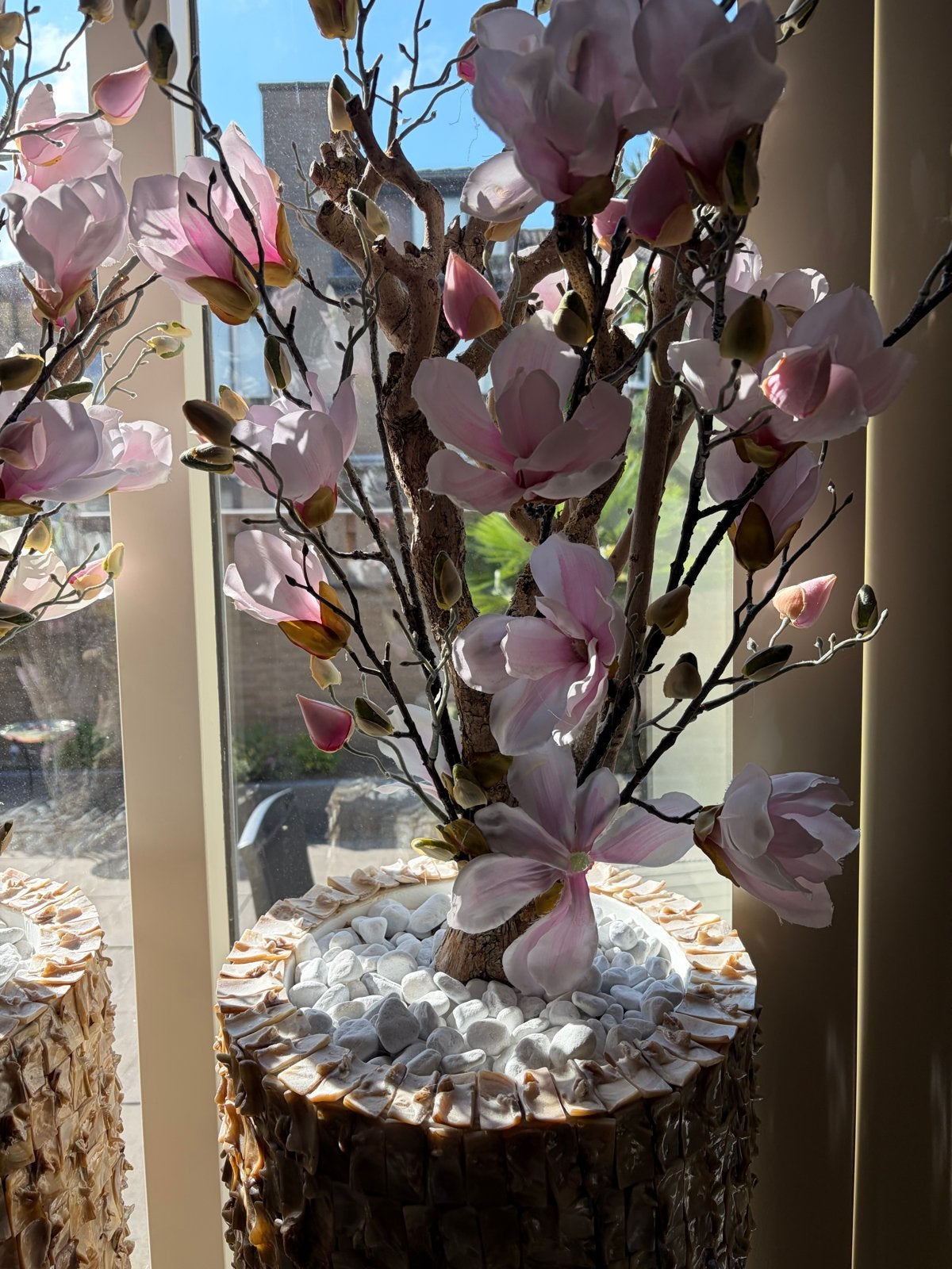 Decoratieve vazen met kunstbloemen - Set van 2, Huis en Inrichting, Woonaccessoires | Vazen, Zo goed als nieuw, Meerkleurig, Overige materialen