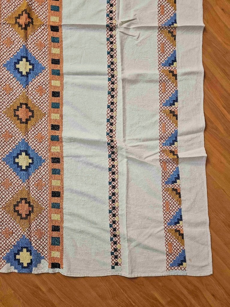 Tafelkleed traditionele vormen 197/147 cm, Gebruikt, Etten-Leur, DJT@dejuistetoon.eu, Ophalen of Verzenden