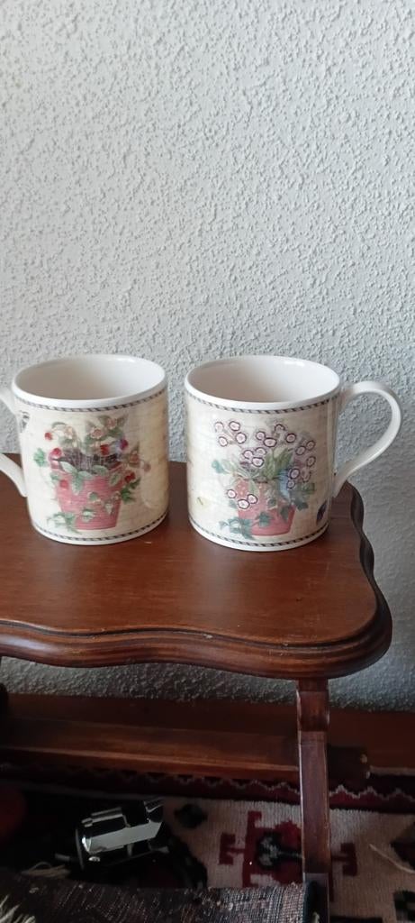 Wedgwood Sarah's Garden Queen Ware Mokken - 1997 Engeland, Antiek en Kunst, Antiek | Keramiek en Aardewerk, Ophalen of Verzenden