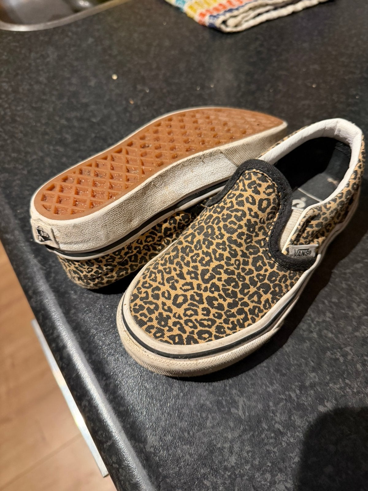 Vans Slip-on luipaard schoenen maat 27 instapschoenen, Ophalen of Verzenden, Zo goed als nieuw, Jongen of Meisje, Schoenen