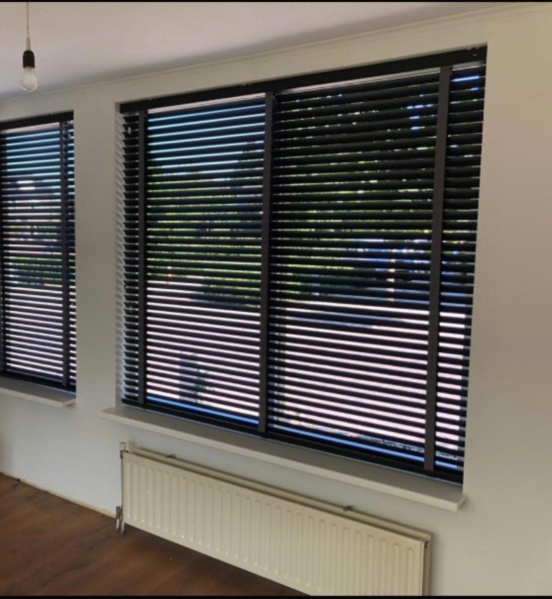 4x Luxaflex met ophangbeugels - Gebruikt, Ophalen, Gebruikt, Luxaflex, Inclusief montageonderdelen