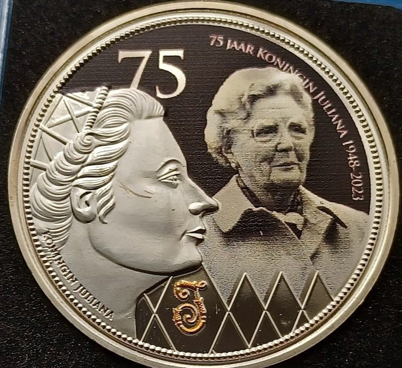 Penning 75 jaar Koningin Juliana 1948-2023 (e), Verzenden, Overige materialen